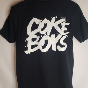 Black and white tshirt